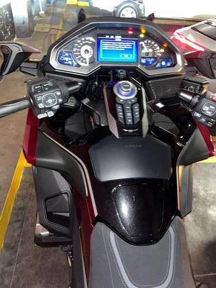 HONDA GL 1800 GOLD WING TOUR 